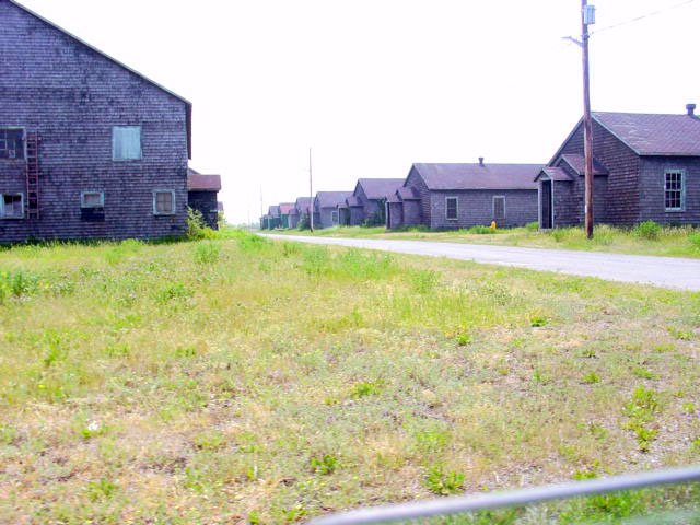 pictononhhuts2005.jpg